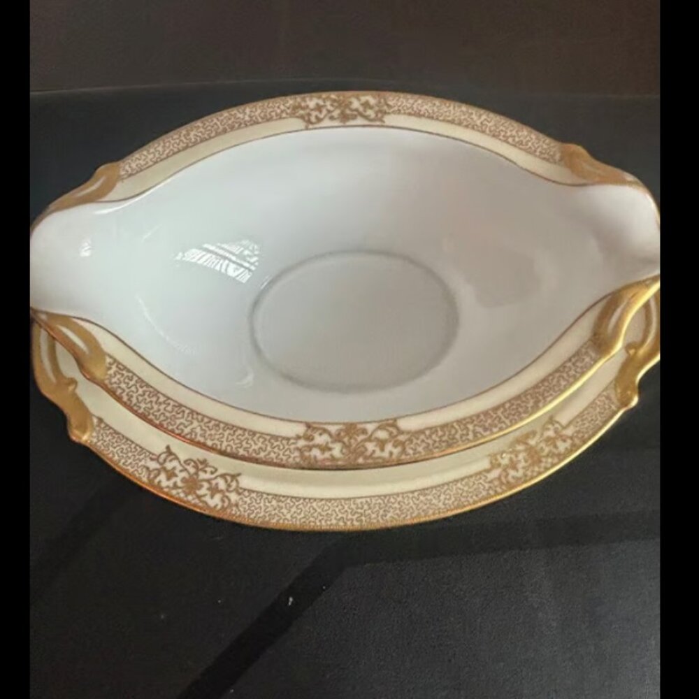Rare Vintage NORITAKE JAPAN GRAVY BOAT W/ATTECHED UNDERPLATE